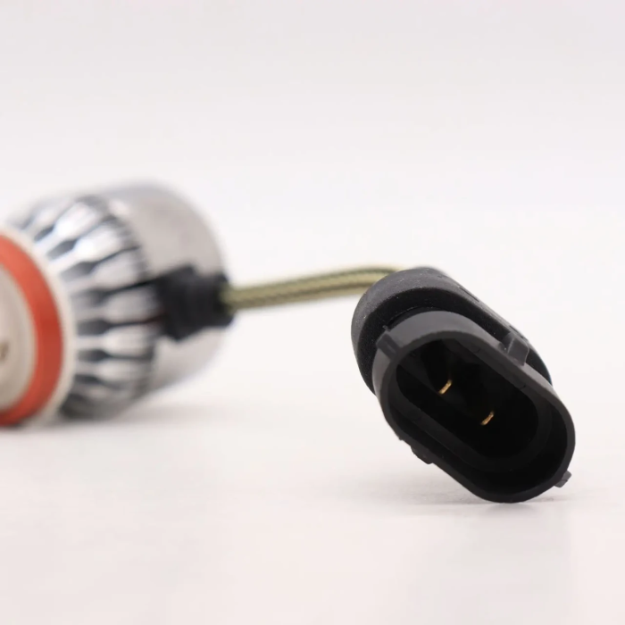 Комплект автомобільних LED ламп C6 H11 на 12В