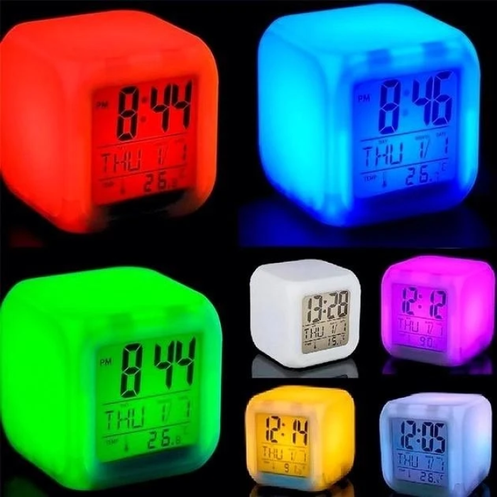 Світиться настільний годинник хамелеон CC100 RGB Годинник будильник з термометром і підсвічуванням