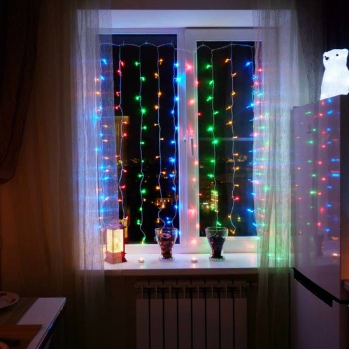 Новорічна яскрава USB гірлянда-штора на 160 LED 2х2 м та 8 ниток Мультиколір
