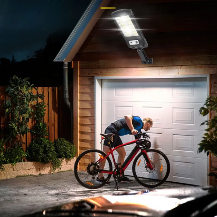 Вуличний ліхтар на сонячній батареї LED Solar Street Light BK-128B-12COB з датчиком руху і пультом