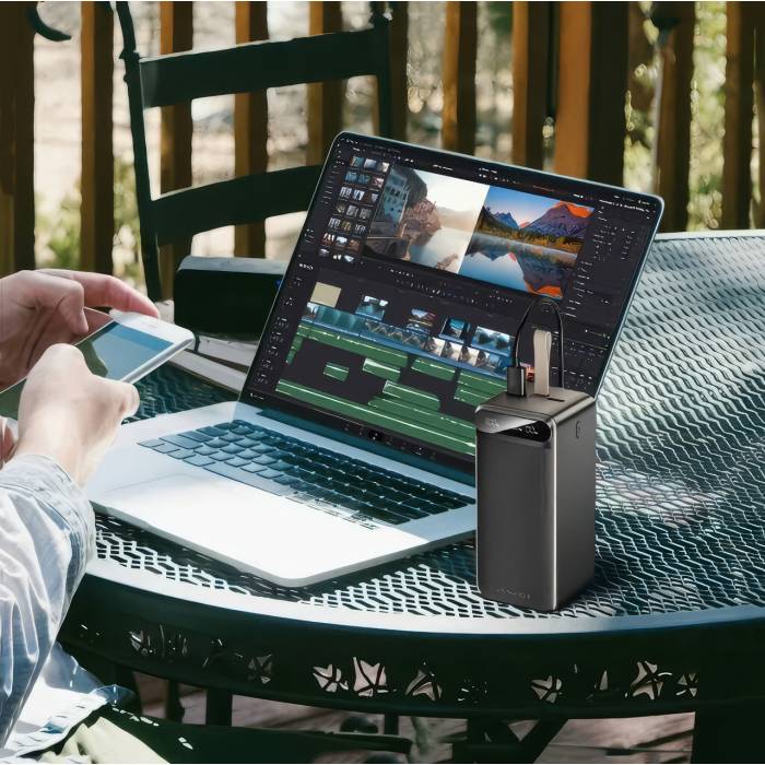 Зовнішній акумулятор Power Bank на 100 000 мАч з дисплеєм та ліхтариком AWEI P101K 22.5W Чорний